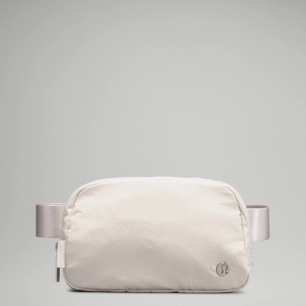 Lululemon Everywhere Belt Bag